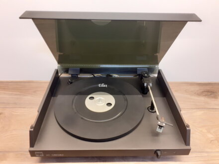 Gramofon Tesla  NC 470 HiFi